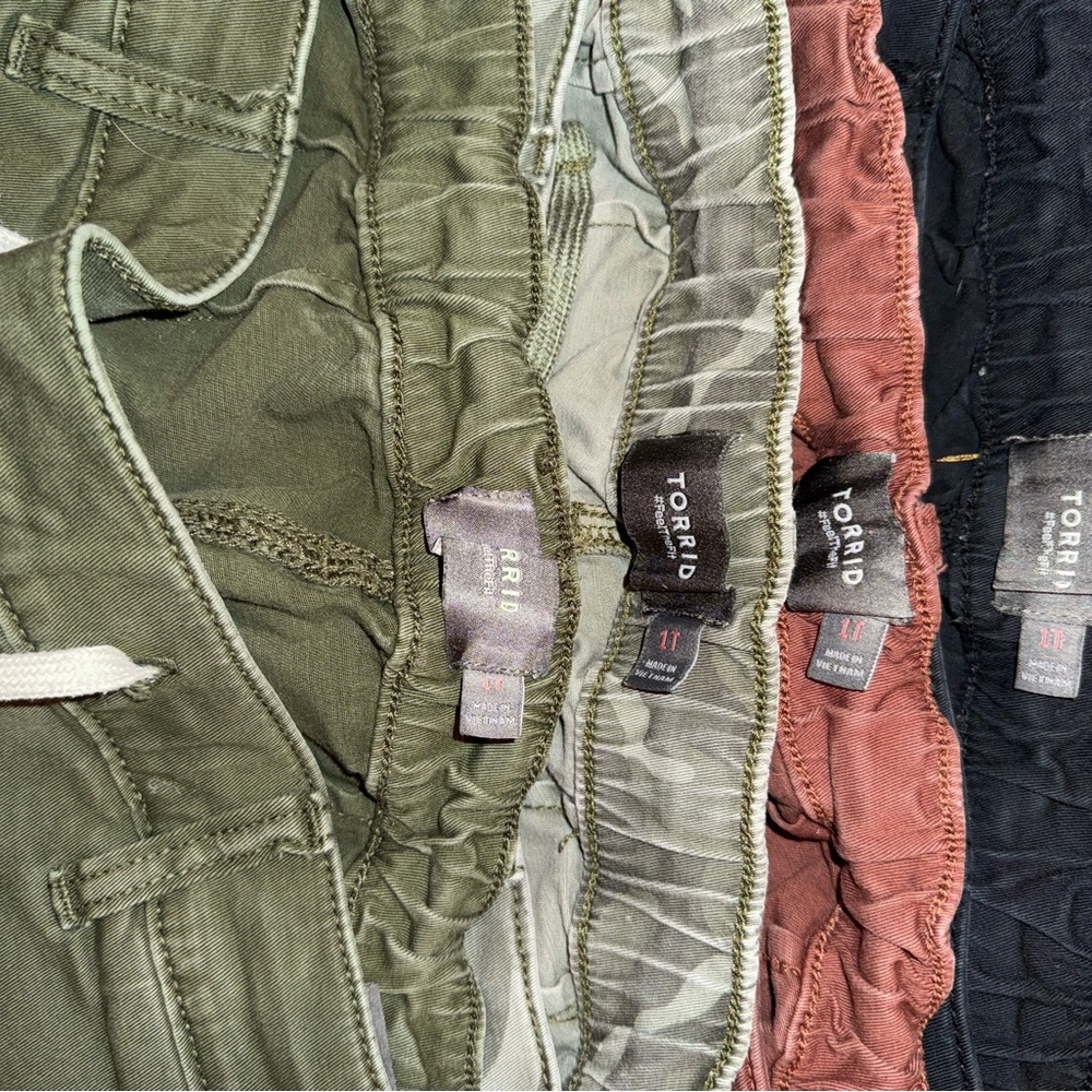 Torrid Stretch Cargo pants Bundle 1T Or 16 Tall- Olive, Camouflage, Rust, Black